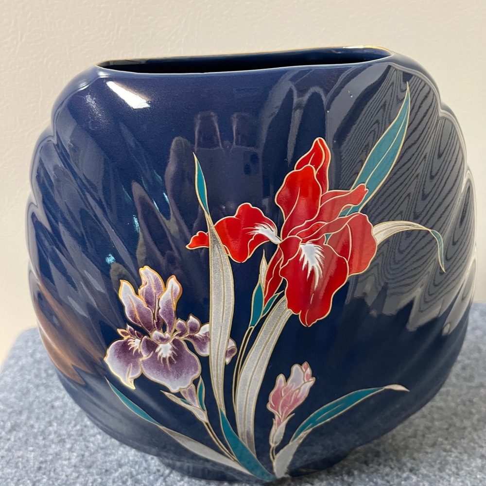 Mid Century Fine China Japan Hand Painted Floral Vase Irises